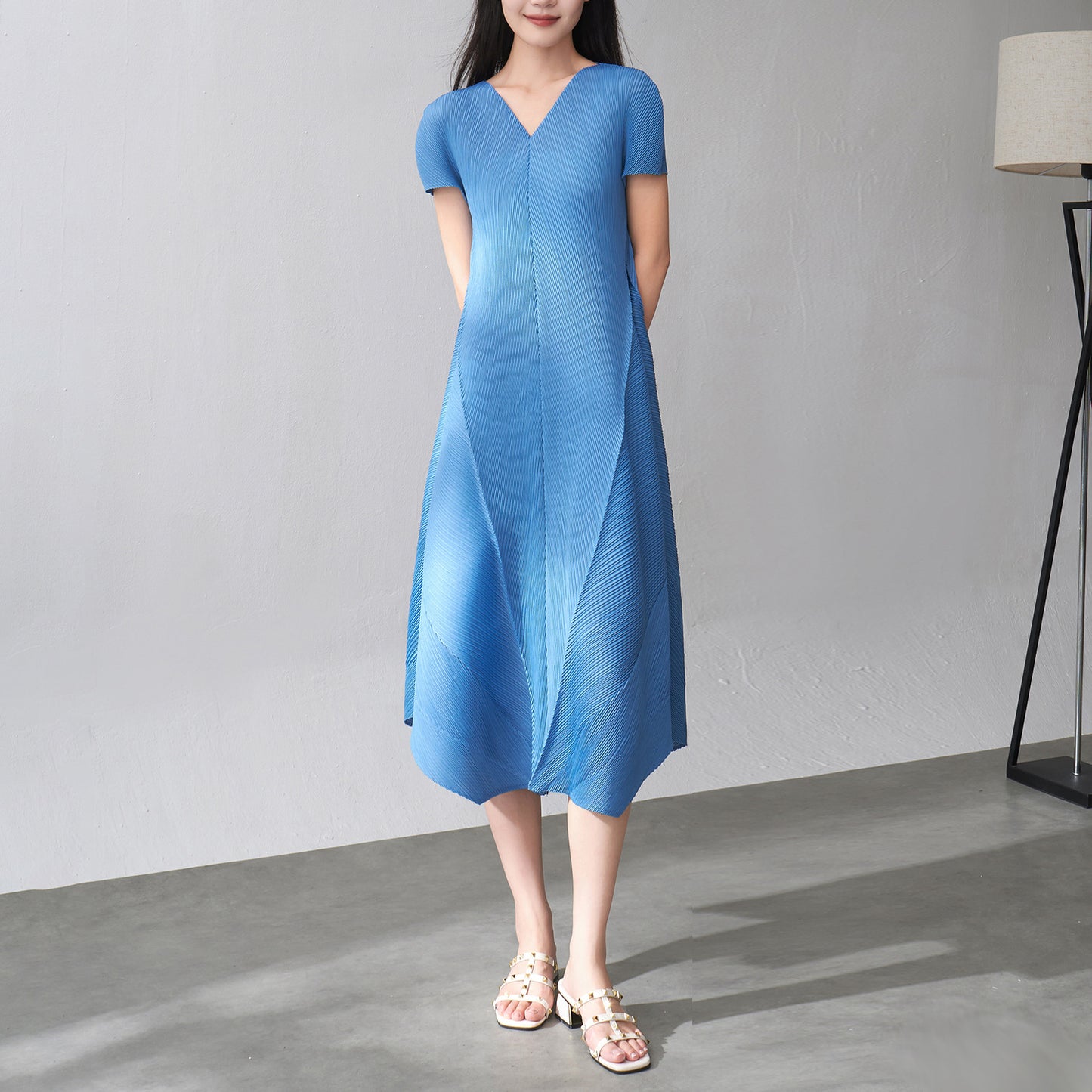 Women's loose pleated dress