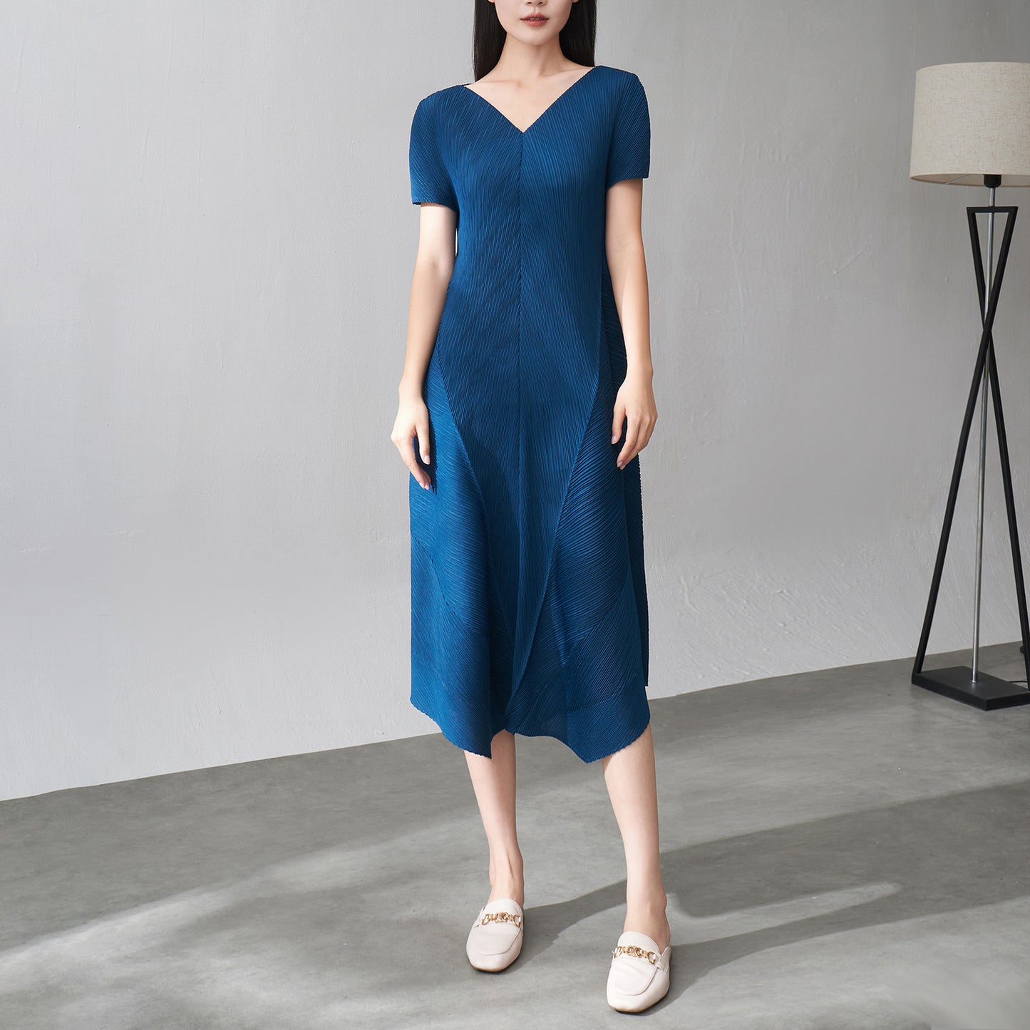 Women's loose pleated dress