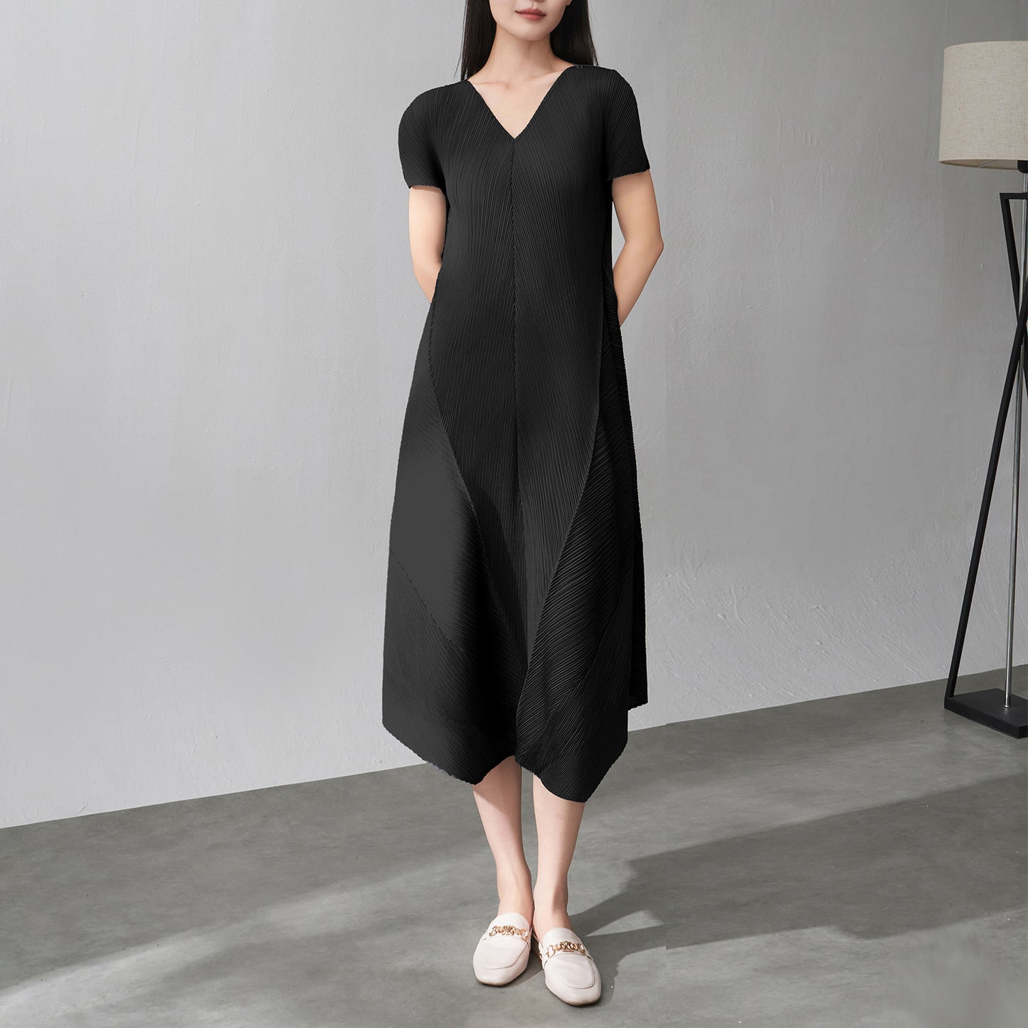 Women's loose pleated dress