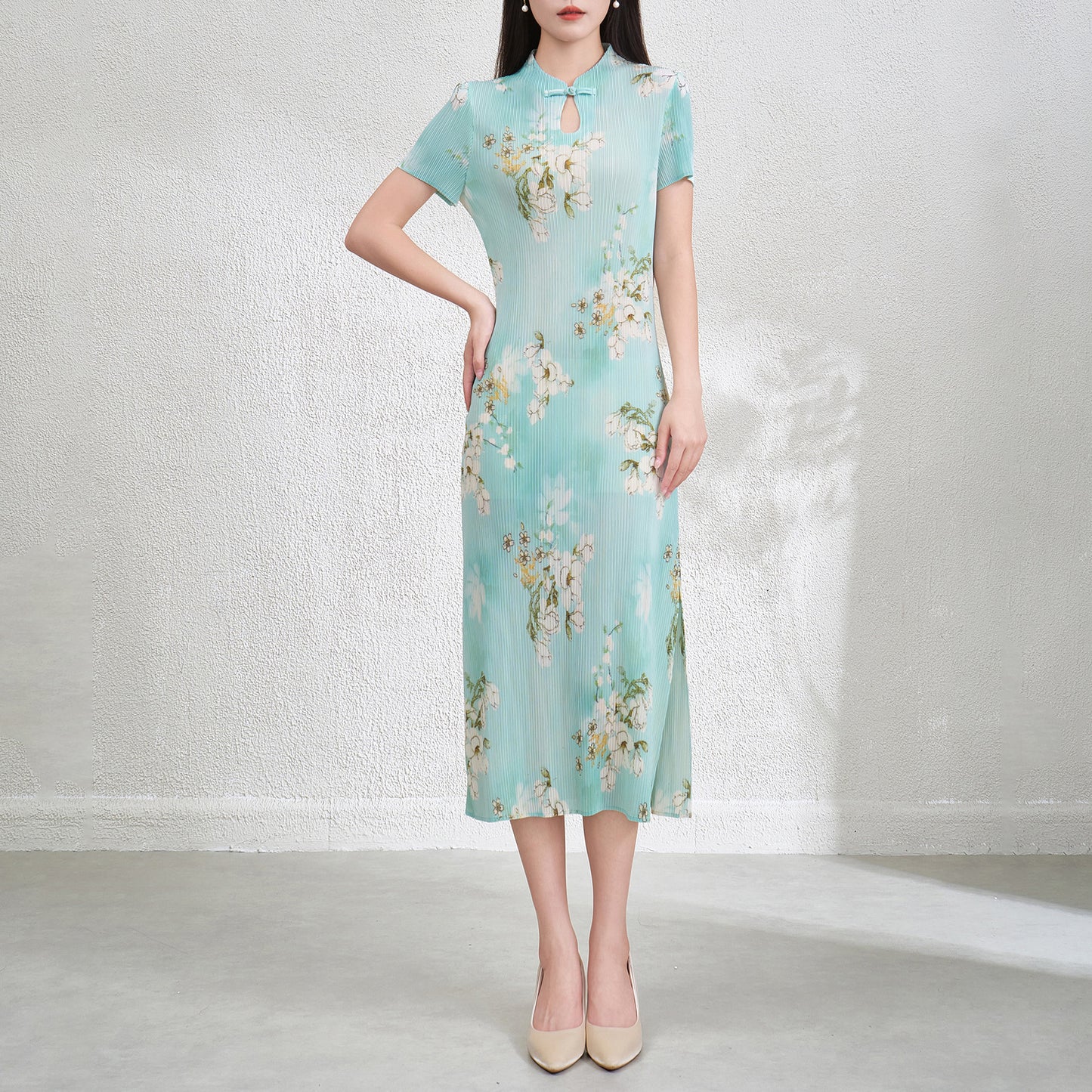 Cheongsam dress with folded waist and long skirt