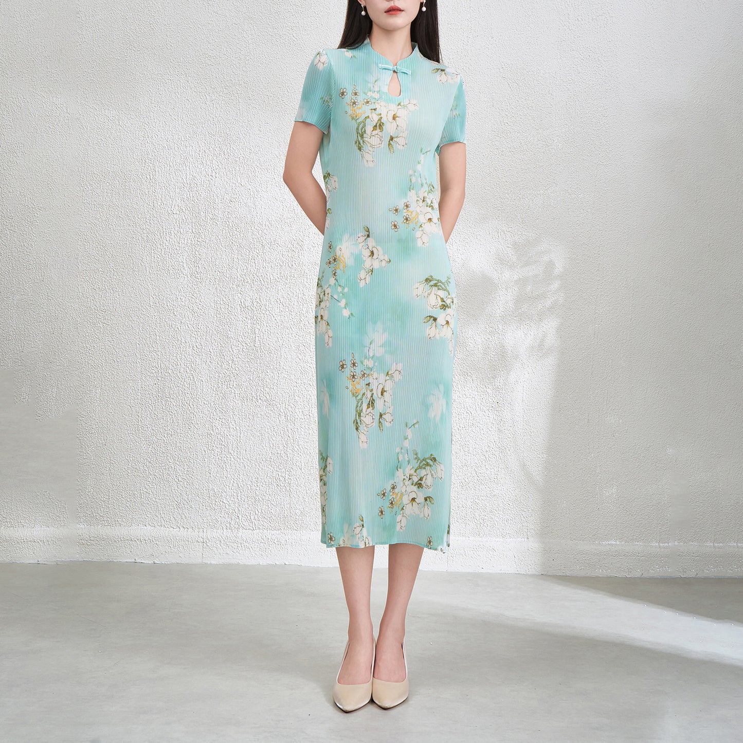 Cheongsam dress with folded waist and long skirt