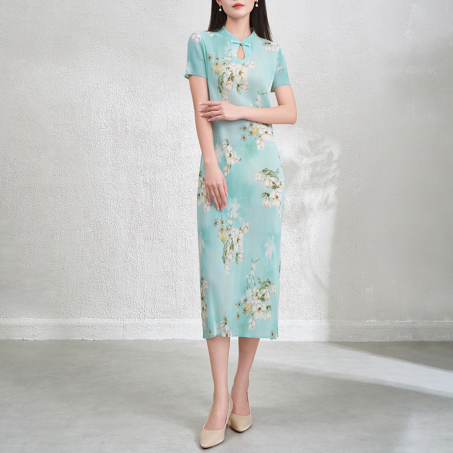 Cheongsam dress with folded waist and long skirt
