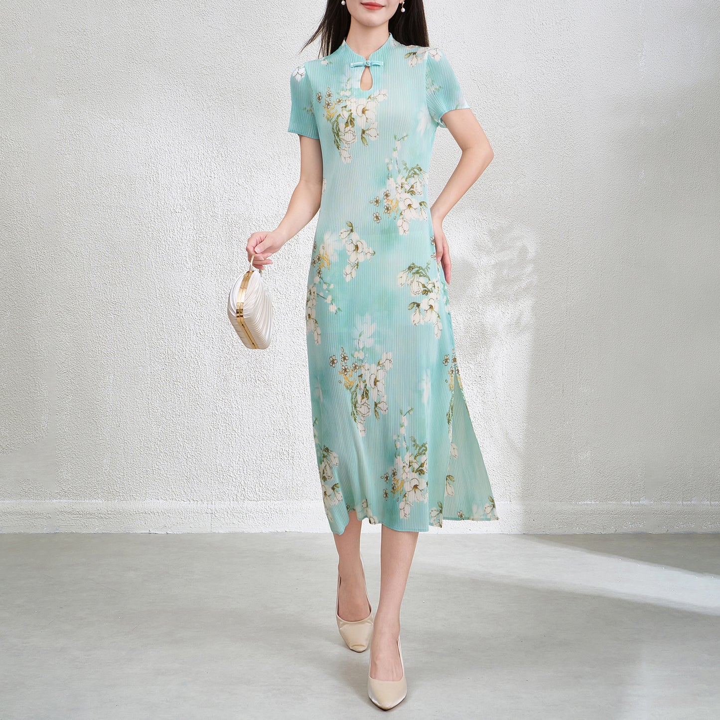 Cheongsam dress with folded waist and long skirt