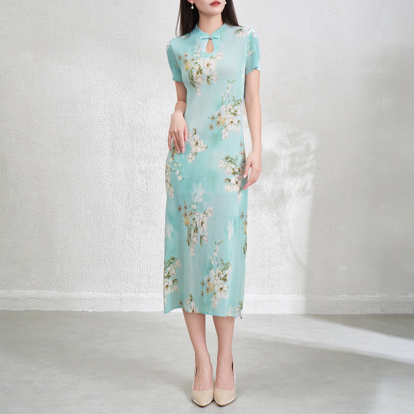 Cheongsam dress with folded waist and long skirt